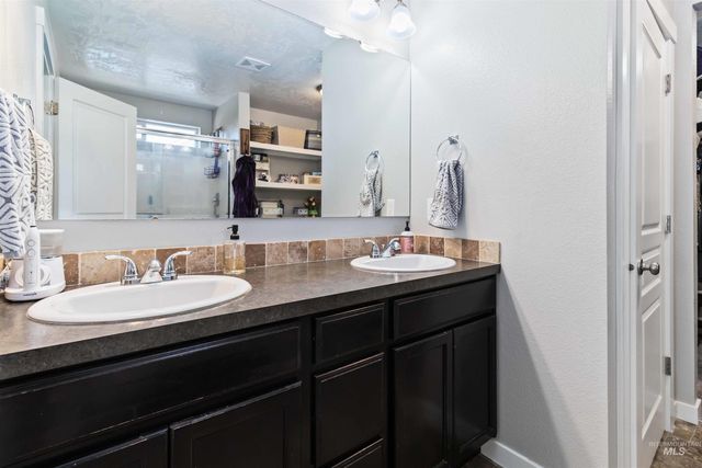 588 Gateway Ave, Middleton, ID 83644