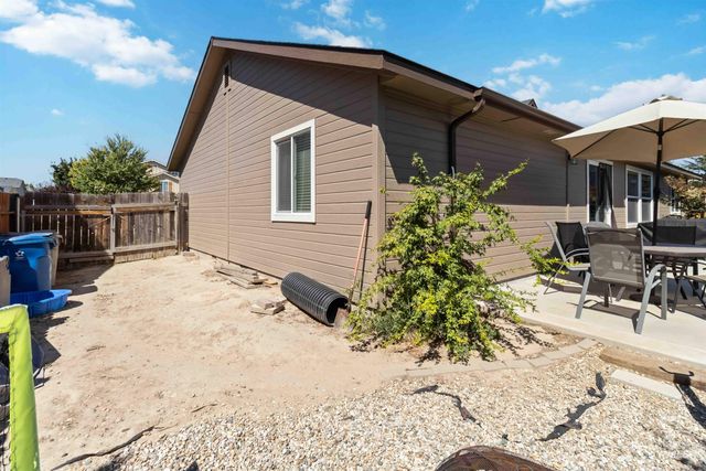 588 Gateway Ave, Middleton, ID 83644