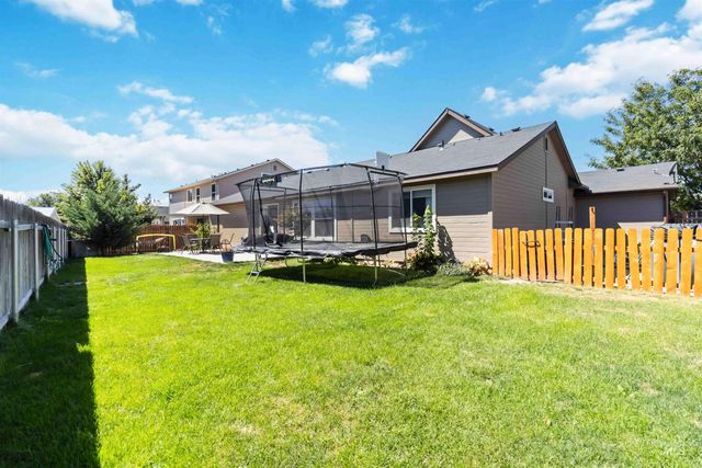 588 Gateway Ave, Middleton, ID 83644