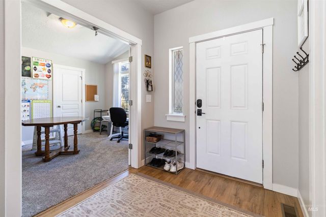 588 Gateway Ave, Middleton, ID 83644