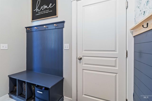 588 Gateway Ave, Middleton, ID 83644