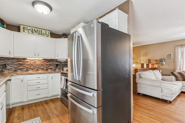 202 NE Crestmoor Place, Ankeny, IA 50021