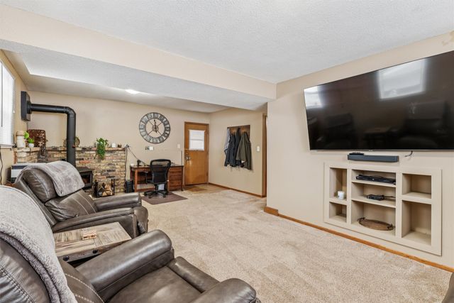 202 NE Crestmoor Place, Ankeny, IA 50021