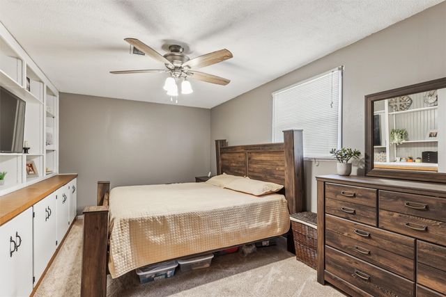 202 NE Crestmoor Place, Ankeny, IA 50021