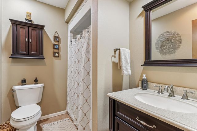 202 NE Crestmoor Place, Ankeny, IA 50021