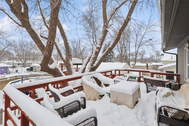 202 NE Crestmoor Place, Ankeny, IA 50021