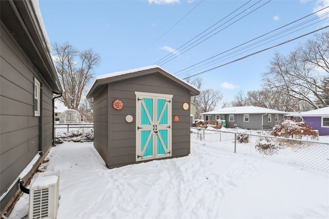 202 NE Crestmoor Place, Ankeny, IA 50021