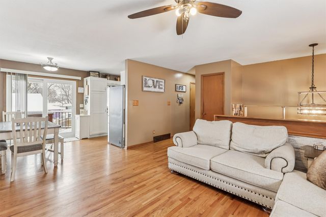 202 NE Crestmoor Place, Ankeny, IA 50021