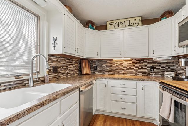 202 NE Crestmoor Place, Ankeny, IA 50021