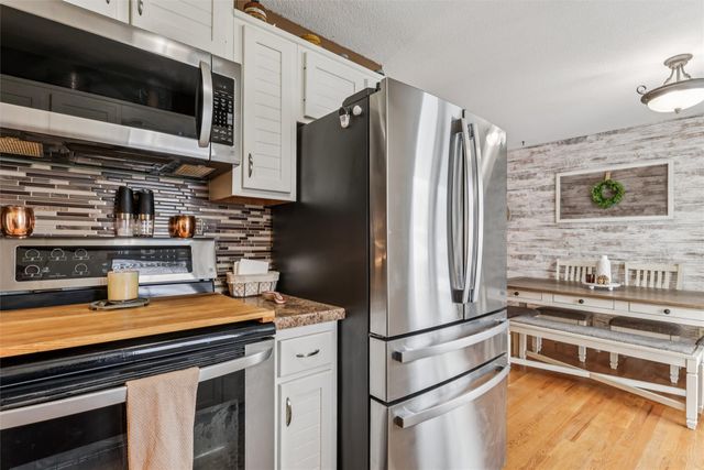 202 NE Crestmoor Place, Ankeny, IA 50021