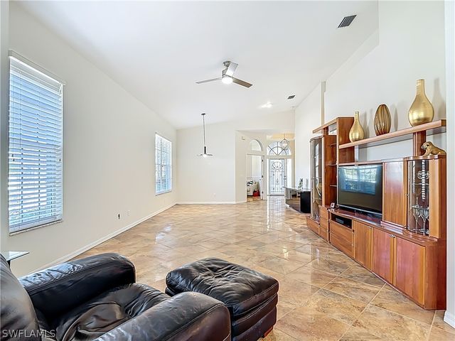 1195 Imperial DR 56, Naples, FL 34110