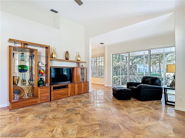 1195 Imperial DR 56, Naples, FL 34110