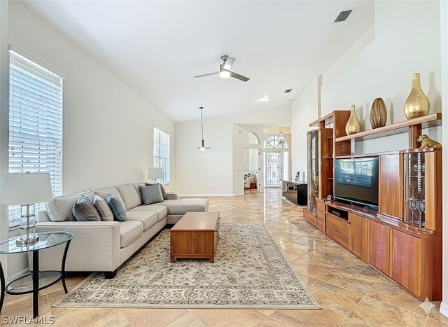 1195 Imperial DR 56, Naples, FL 34110