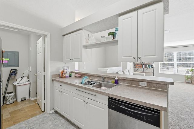 36027 DEER CREEK DRIVE 201, Zephyrhills, FL 33541