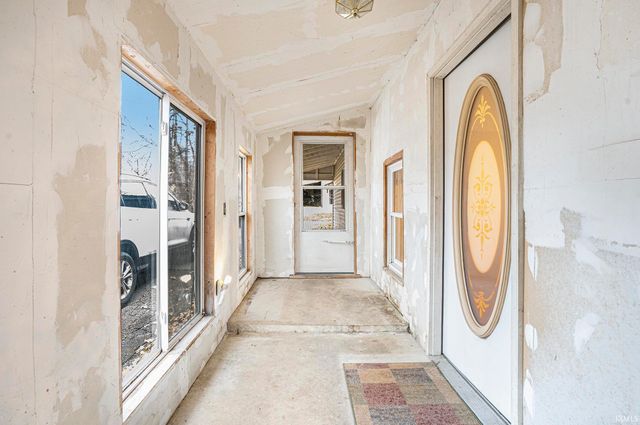 61980 Mayflower Road, South Bend, IN 46614