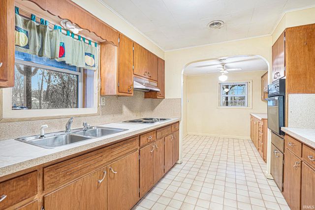 61980 Mayflower Road, South Bend, IN 46614