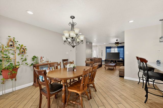 1233 Jenaro Street SW, Albuquerque, NM 87121