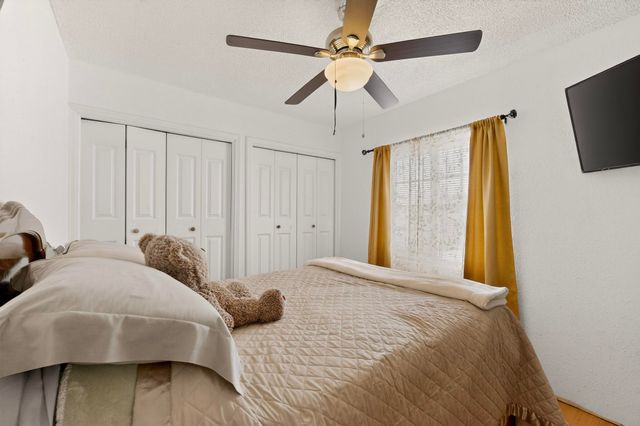 1233 Jenaro Street SW, Albuquerque, NM 87121