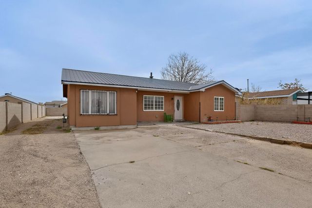 1233 Jenaro Street SW, Albuquerque, NM 87121
