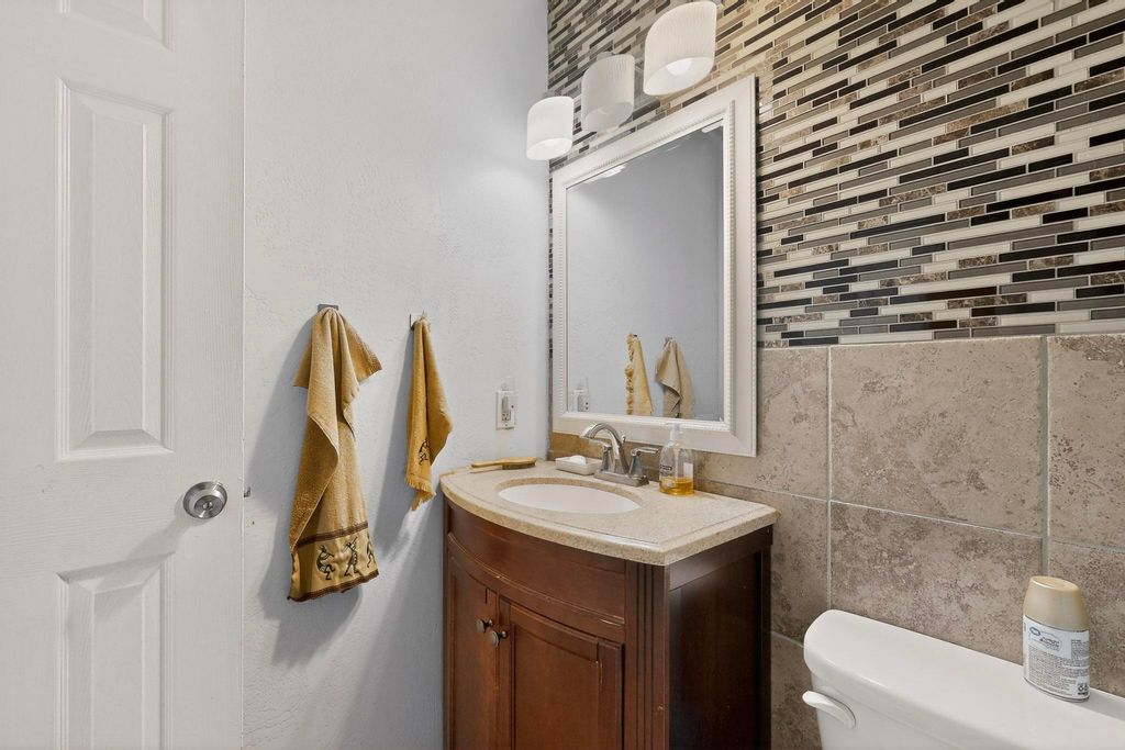 Image 31 of property listing at 1233 Jenaro Street SW, Albuquerque, NM 87121