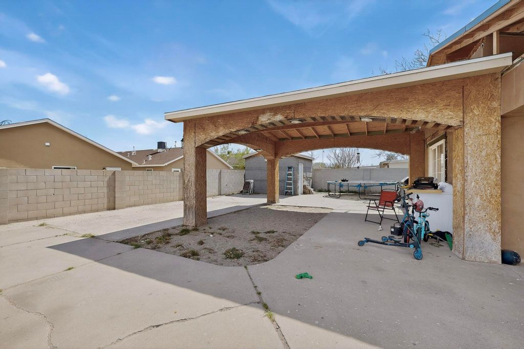 Image 36 of property listing at 1233 Jenaro Street SW, Albuquerque, NM 87121