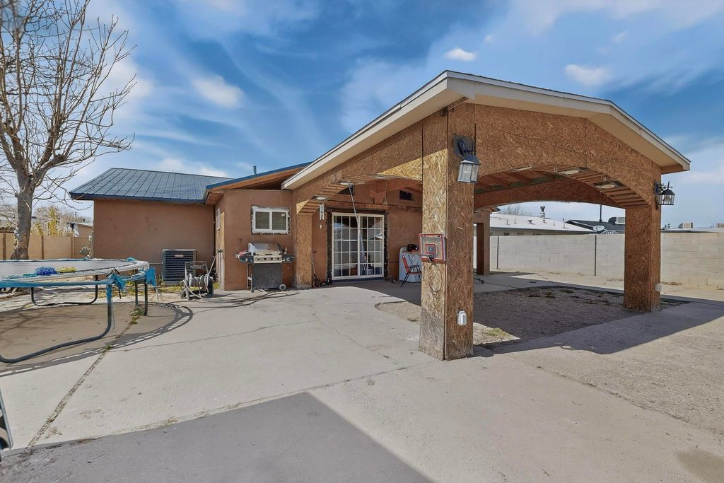 Image 38 of property listing at 1233 Jenaro Street SW, Albuquerque, NM 87121