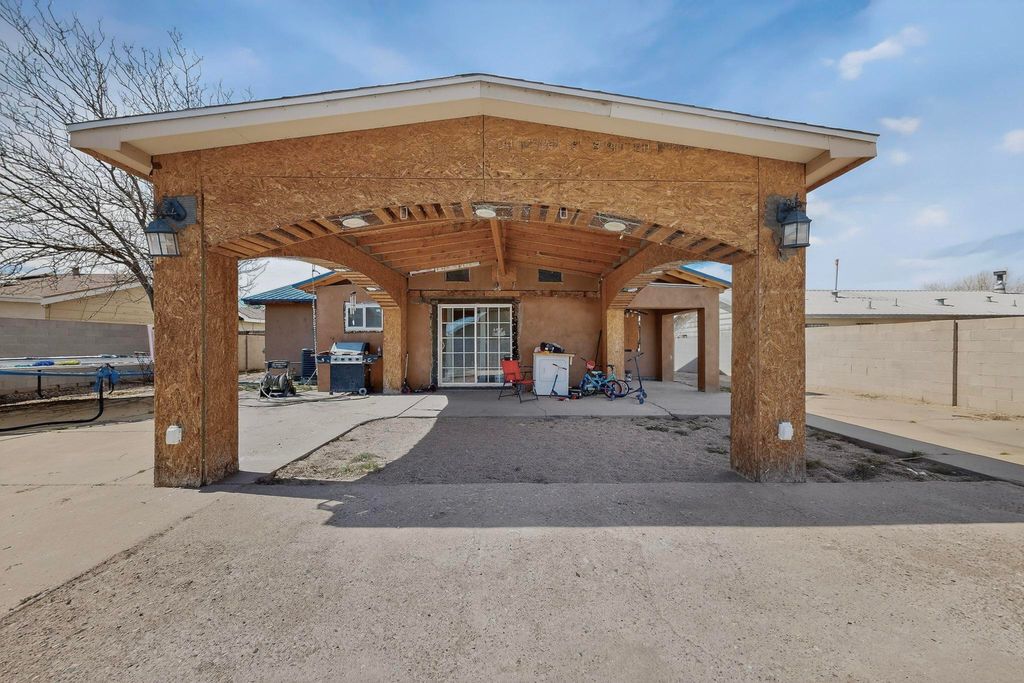 Image 39 of property listing at 1233 Jenaro Street SW, Albuquerque, NM 87121