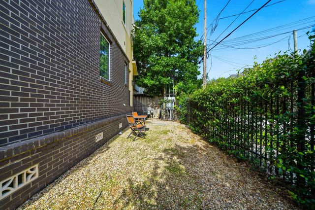 5525 Petty Street A, Houston, TX 77007