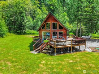 18315 Pioneer Way E, Orting, WA 98360
