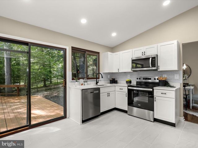 6006 CAMELBACK LN, Columbia, MD 21045