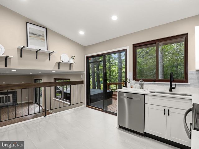 6006 CAMELBACK LN, Columbia, MD 21045