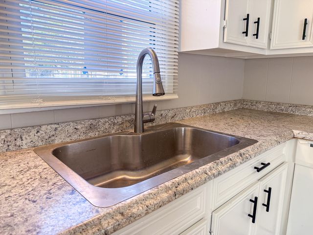 381 Fountain Lake Drive, Eutawville, SC 29048