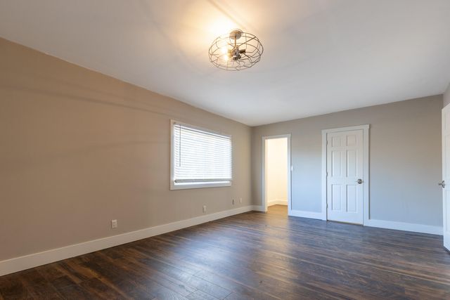 381 Fountain Lake Drive, Eutawville, SC 29048