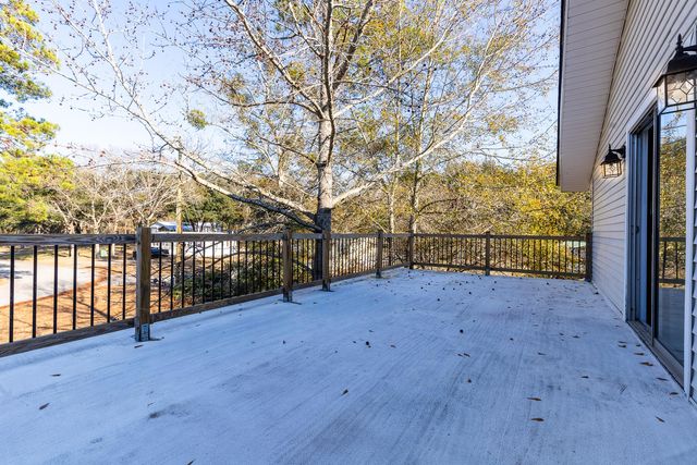 381 Fountain Lake Drive, Eutawville, SC 29048