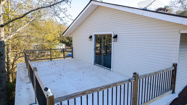 381 Fountain Lake Drive, Eutawville, SC 29048