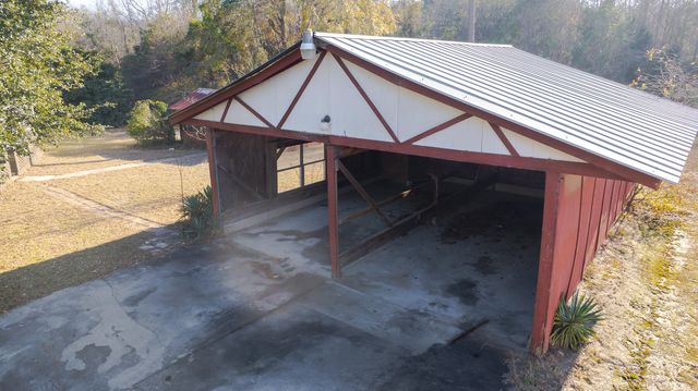 381 Fountain Lake Drive, Eutawville, SC 29048