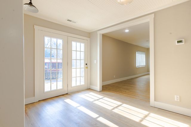 381 Fountain Lake Drive, Eutawville, SC 29048