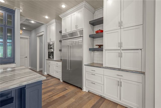 3601 Oak Tree Drive, Centerton, AR 72719