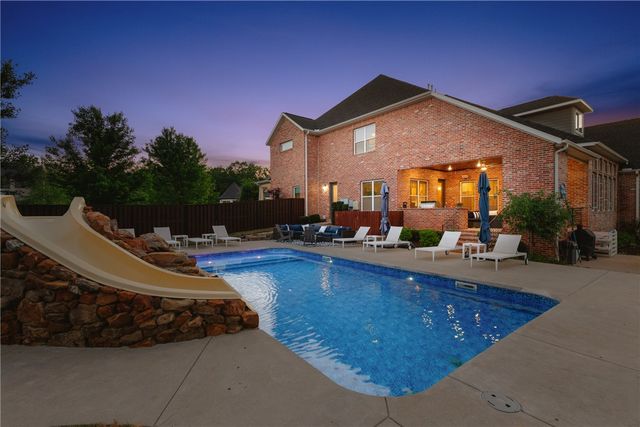 3601 Oak Tree Drive, Centerton, AR 72719