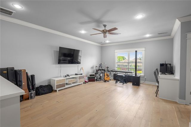 3601 Oak Tree Drive, Centerton, AR 72719