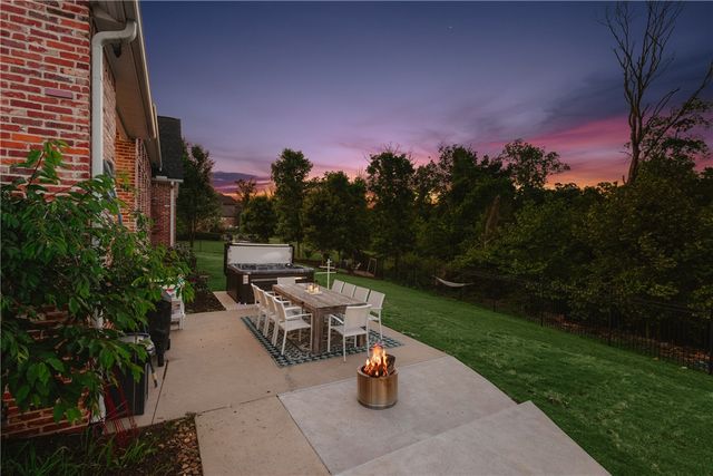 3601 Oak Tree Drive, Centerton, AR 72719