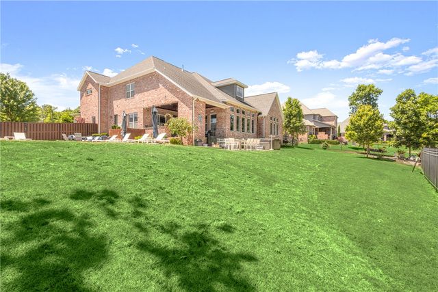 3601 Oak Tree Drive, Centerton, AR 72719