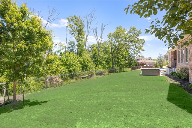 3601 Oak Tree Drive, Centerton, AR 72719