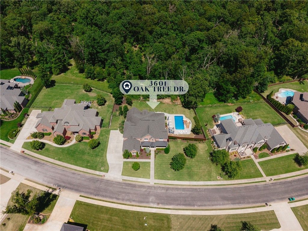 3601 Oak Tree Drive, Centerton, AR 72719