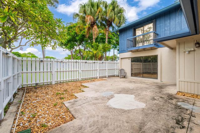 4643 Holly Lake Drive, Lake Worth, FL 33463