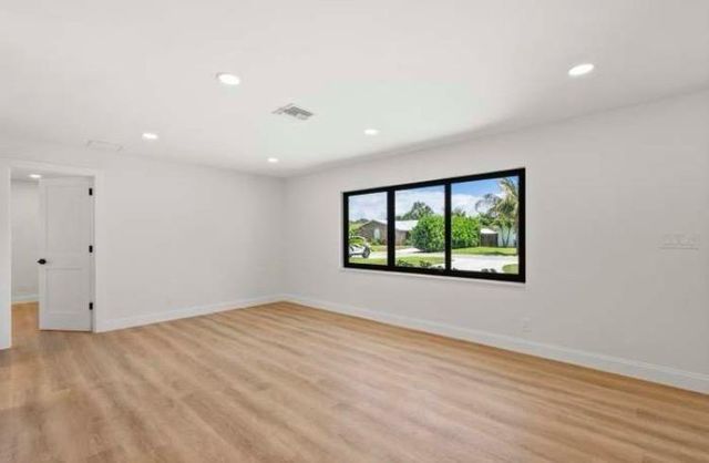 128 W Norfolk Road, Jupiter, FL 33469