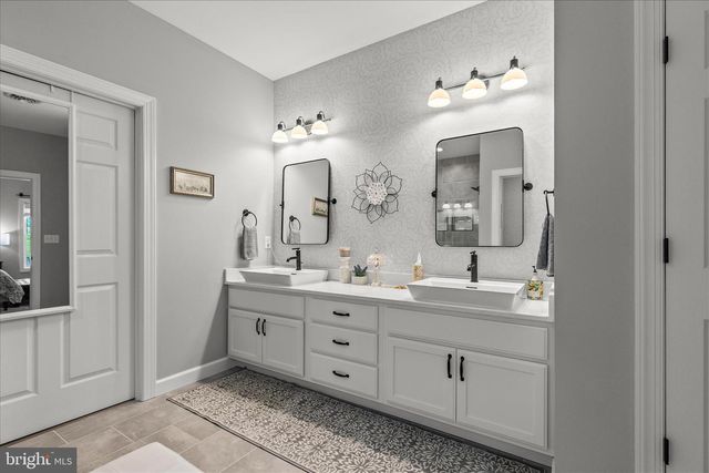 4633 RANGE RUNNER DR, Fayetteville, PA 17222