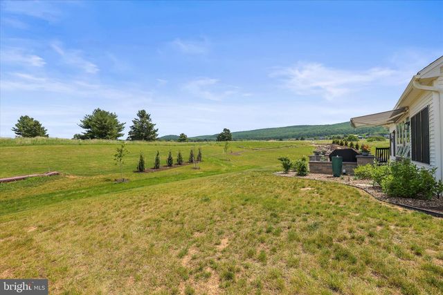 4633 RANGE RUNNER DR, Fayetteville, PA 17222