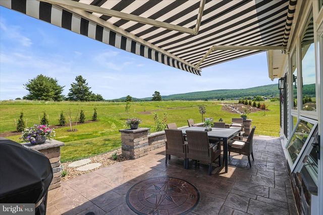 4633 RANGE RUNNER DR, Fayetteville, PA 17222