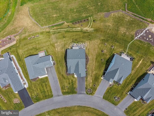 4633 RANGE RUNNER DR, Fayetteville, PA 17222